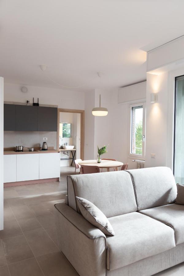New Exclusive Melegnano Apartments- Near Train Station エクステリア 写真
